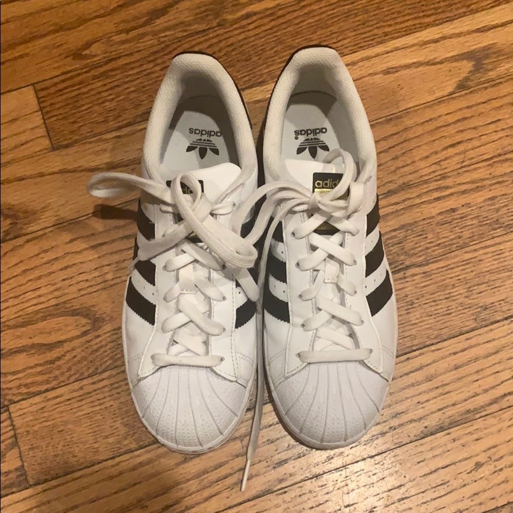 Adidas Superstar size 5.5